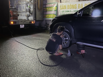 Vá vỏ lưu động 24/24 khu công nghiệp sóng thần 3(0942,922,532