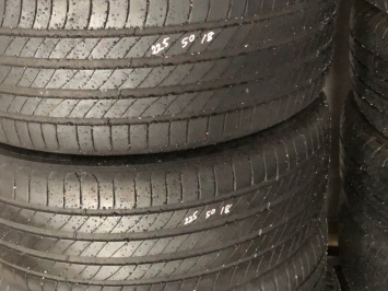 Vá vỏ lưu động/ đường đồng cây viết/ Phú Mỹ/ bình dương 0902,235,532