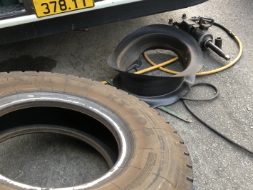 Vá vỏ lưu động bình dương, đường Huỳnh văn cù 0902,235,532