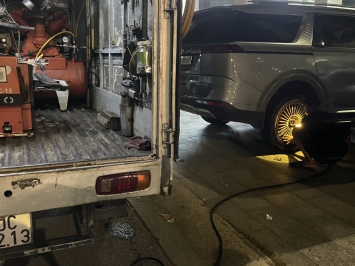 Vá vỏ lưu động ,đường hùng vương,Trung tâm hành chính,bình dương 0902,235,532