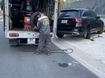 Vá vỏ lưu động.đường cách mạng tháng tám.bình dương 0942.922.532