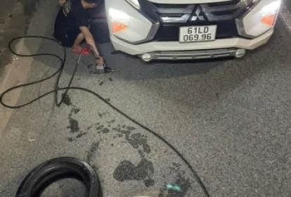 Dịch vụ chuyên vá vỏ lưu động, mua bán vỏ cũ 