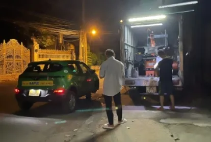 Dịch vụ vá vỏ cứu hộ vỏ xe Vá Vỏ Thành Công  0902235532