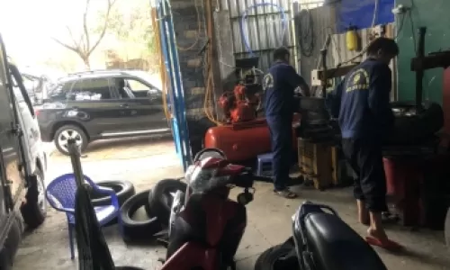 Vá vỏ lưu động 24/24 thủ dầu một bình dương và lân cận