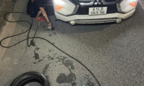 Dịch vụ chuyên vá vỏ lưu động, mua bán vỏ cũ 