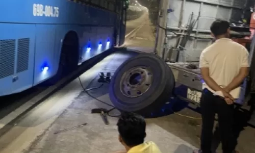 Vá vỏ lưu động, kích bình, mua bán vỏ cũ, đường điện biên phủ, phường Phú Tân 0902,235,532