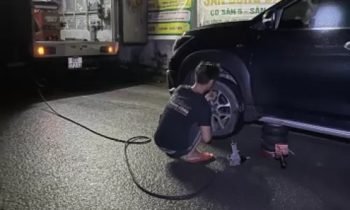 Vá vỏ lưu động 24/24 khu công nghiệp sóng thần 3(0942,922,532