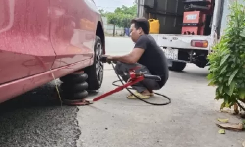 Vá vỏ lưu động đường võ văn kiệt định hoà bình dương 0902,235,532