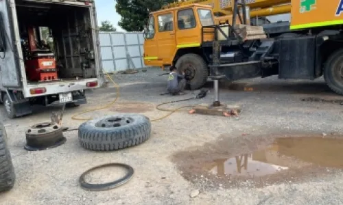 Vá Vỏ Lưu Động Kích Bình Khu Vực Bình Dương Liên Hệ 0902235532