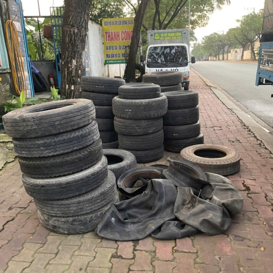 cứu hộ vỏ,lốp và chuyên mua bán vỏ,lốp mới và củ kích bình khu vực bình dương